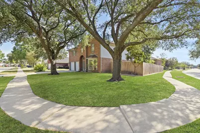 4911 Silver Fox Drive, Houston, TX 77066 - Photo 3