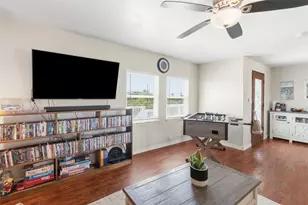 3527 9 Mile Rd, Galveston, TX 77554 - Photo 7
