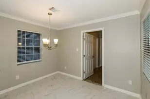 1506 Castlerock Dr, Houston, TX 77090 - Photo 5