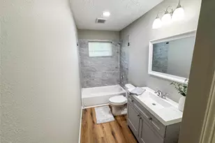 12741 Lake Conroe Hills Dr, Willis, TX 77318 - Photo 11