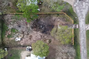 17708 Ellzey Ln, Conroe, TX 77302 - Photo 11