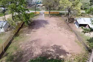 17708 Ellzey Ln, Conroe, TX 77302 - Photo 9