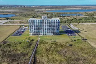 415 E Beach Dr, Galveston, TX 77550 - Photo 27