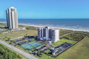 415 E Beach Dr, Galveston, TX 77550 - Photo 3