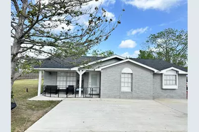 203 S 5th Street, Highlands, TX 77562 - Photo 1