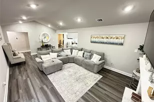 203 S 5th St, Highlands, TX 77562 - Photo 9
