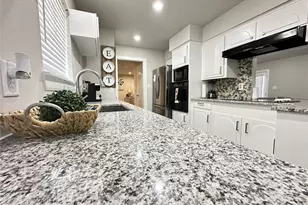 203 S 5th St, Highlands, TX 77562 - Photo 17