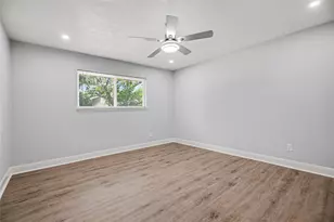 10802 Sagetrail Dr, Houston, TX 77089 - Photo 11