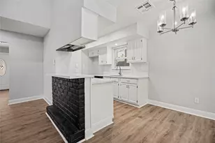 10802 Sagetrail Dr, Houston, TX 77089 - Photo 5