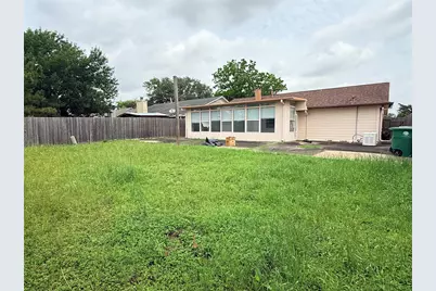 12503 Tambourine Drive, Houston, TX 77477 - Photo 21