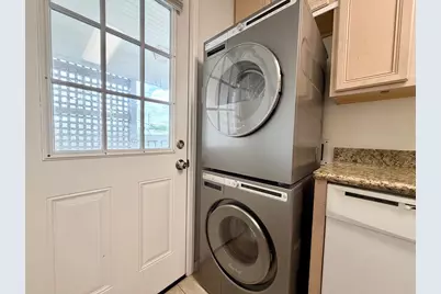 2126 Banks Street #2, Houston, TX 77098 - Photo 31