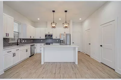 6420 Highland Pine Lane, Houston, TX 77091 - Photo 9