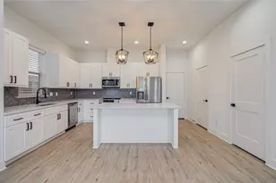 6420 Highland Pine Ln, Houston, TX 77091 - Photo 9