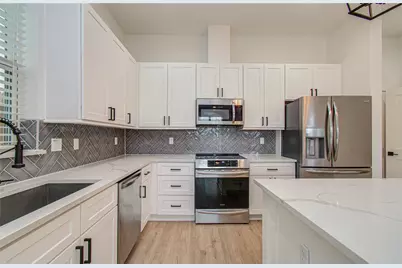 6420 Highland Pine Lane, Houston, TX 77091 - Photo 11