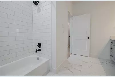 6420 Highland Pine Lane, Houston, TX 77091 - Photo 27