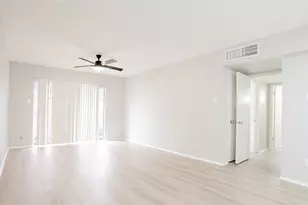 2220 S Piney Point Rd, Houston, TX 77063 - Photo 7