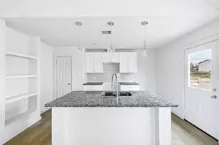 1015 20th St, Hempstead, TX 77445 - Photo 7