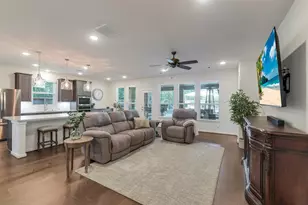 336 N Arrowhead Ln, Montgomery, TX 77316 - Photo 5