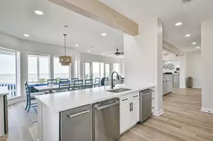 11811 Sunbather Ln, Galveston, TX 77554 - Photo 15