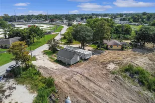 207 Riverside St, Highlands, TX 77562 - Photo 5