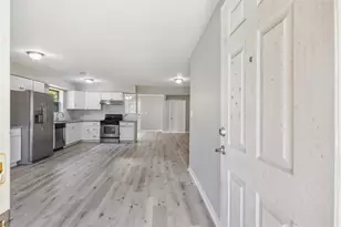 9196 White Oak Dr, Conroe, TX 77384 - Photo 3