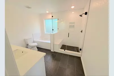 8125 Sunnyhill Street, Houston, TX 77088 - Photo 5