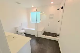 8125 Sunnyhill St, Houston, TX 77088 - Photo 5