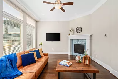 1407 Devonshire Manor Lane, Houston, TX 77055 - Photo 13