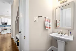 1407 Devonshire Manor Ln, Houston, TX 77055 - Photo 9