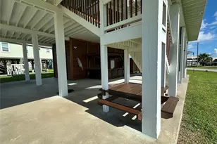 2429 Sand Bar Ln, Crystal Beach, TX 77650 - Photo 9