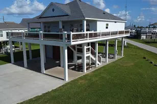 2429 Sand Bar Ln, Crystal Beach, TX 77650 - Photo 1