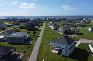 2429 Sand Bar Ln, Crystal Beach, TX 77650 - Photo 3