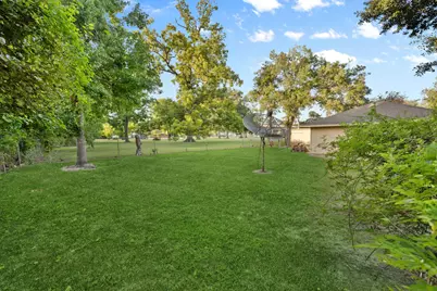 210 E Waring Street, Dayton, TX 77535 - Photo 23