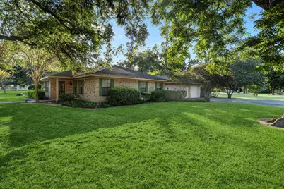 210 E Waring Street, Dayton, TX 77535 - Photo 3