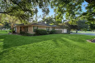 210 E Waring St, Dayton, TX 77535 - Photo 3