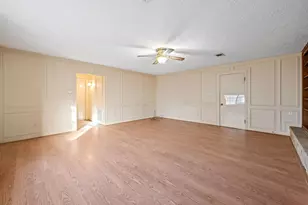 210 E Waring St, Dayton, TX 77535 - Photo 15