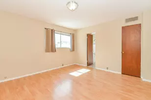 2201 Fountain View Dr W, Houston, TX 77057 - Photo 9