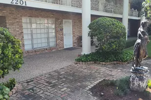 2201 Fountain View Dr W, Houston, TX 77057 - Photo 1