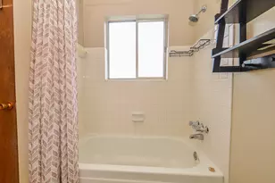 2201 Fountain View Dr W, Houston, TX 77057 - Photo 25