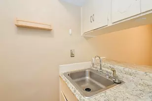 2201 Fountain View Dr W, Houston, TX 77057 - Photo 7