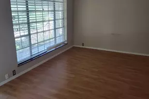 2201 Fountain View Dr W, Houston, TX 77057 - Photo 13