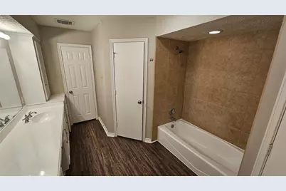 2827 Thorne Creek Lane, Houston, TX 77073 - Photo 17