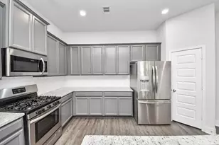 4423 Santorini Ln, Houston, TX 77045 - Photo 9