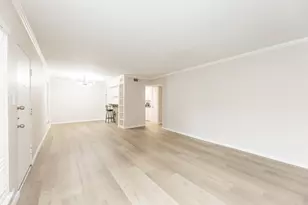 2101 Fountain View Dr, Houston, TX 77057 - Photo 11