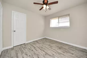 11915 Binghampton Dr, Houston, TX 77089 - Photo 17