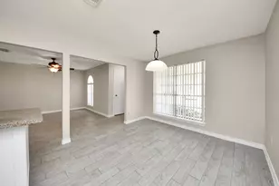 11915 Binghampton Dr, Houston, TX 77089 - Photo 9