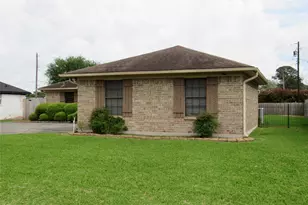 2705 15th Street St, Port Neches, TX 77651 - Photo 3