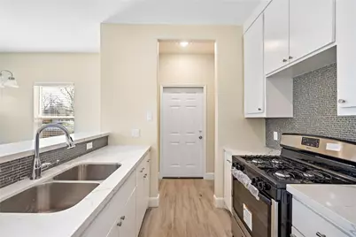 5618 Ridgeway Drive #B, Houston, TX 77033 - Photo 13