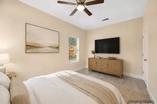 5618 Ridgeway Dr, Houston, TX 77033 - Photo 9