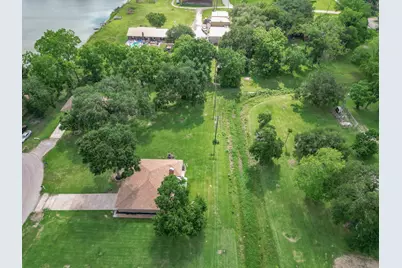 114 Swiss Lane, Clute, TX 77531 - Photo 21